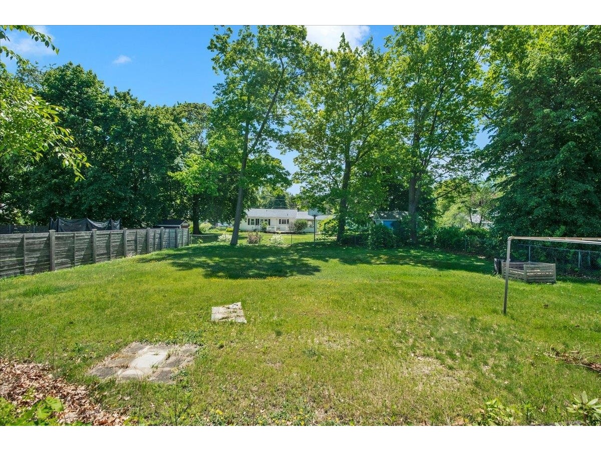 Fencing Around Yard