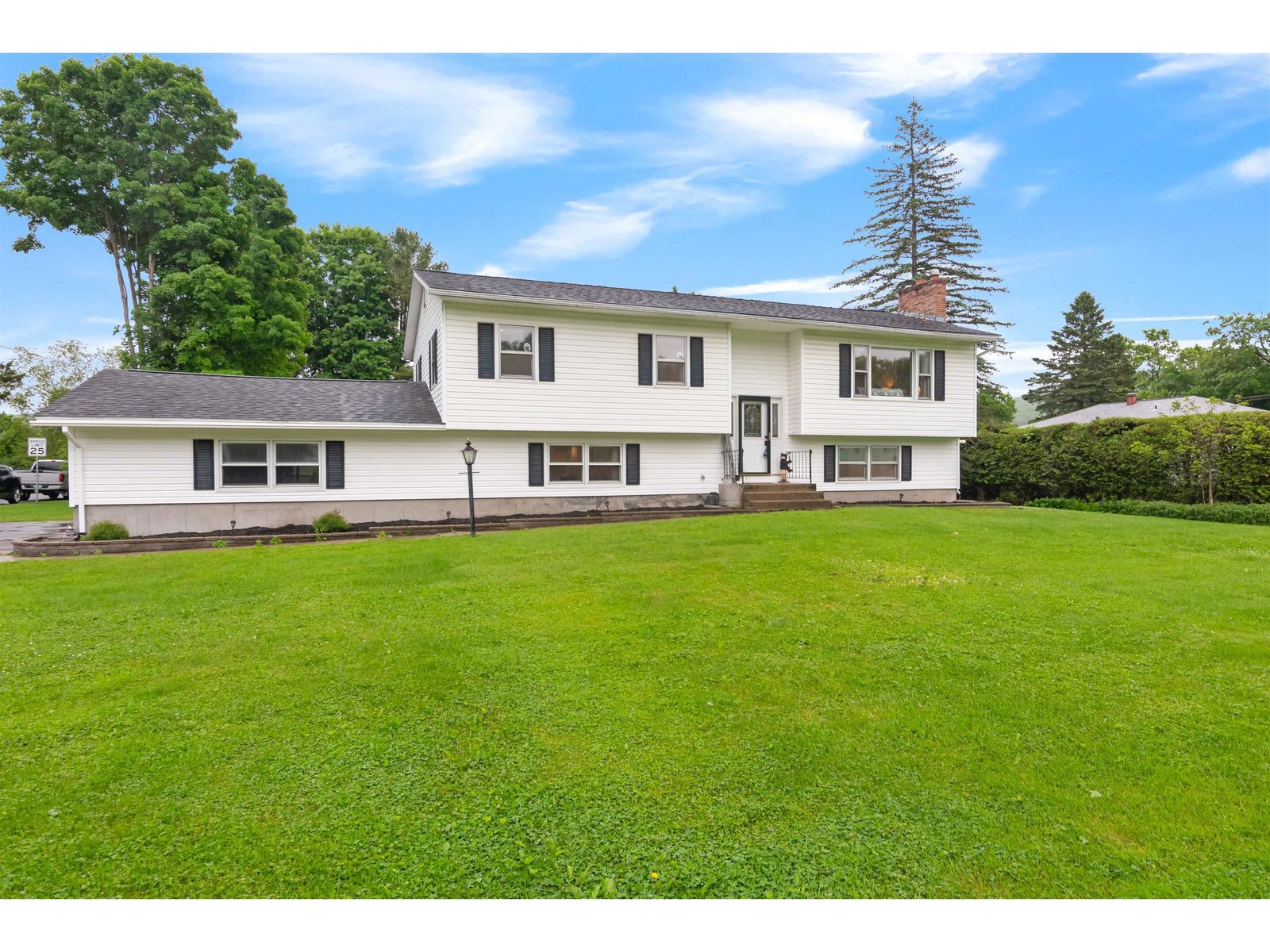 27 Brookside Drive, Jericho