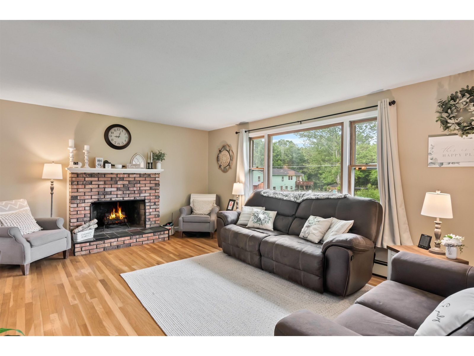 27 Brookside Drive