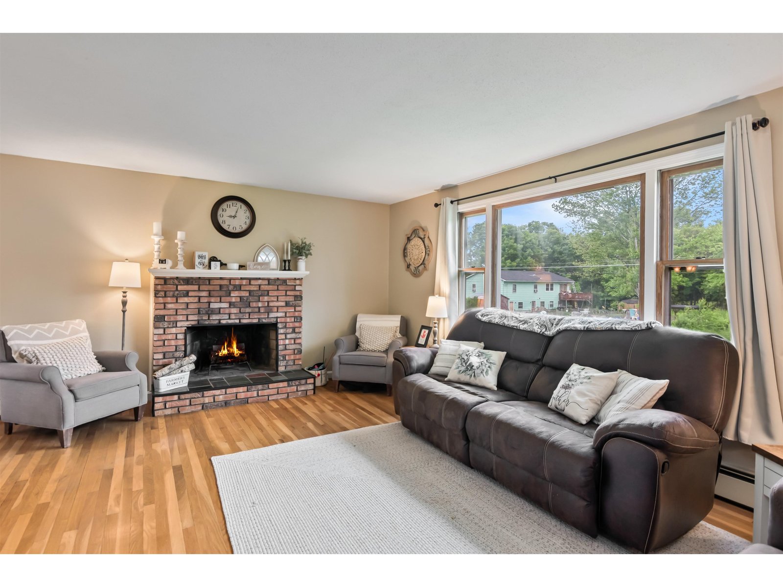 27 Brookside Drive