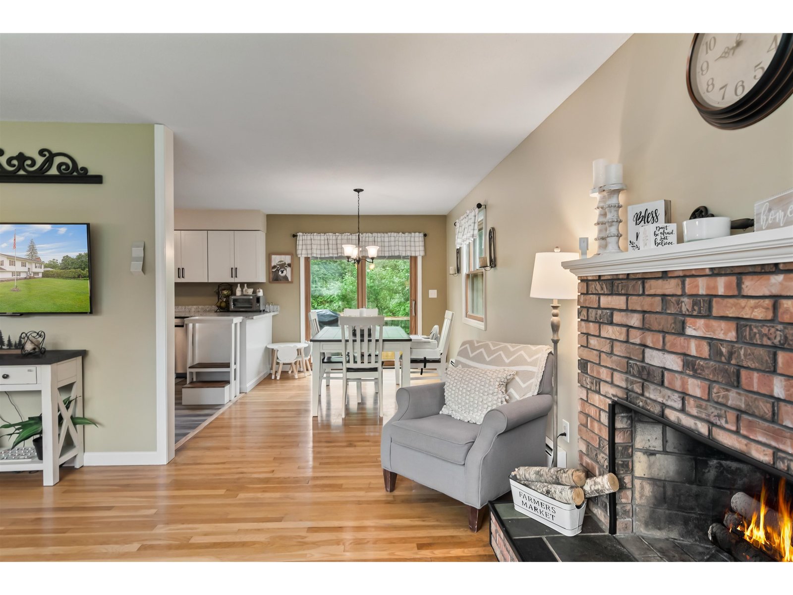27 Brookside Drive
