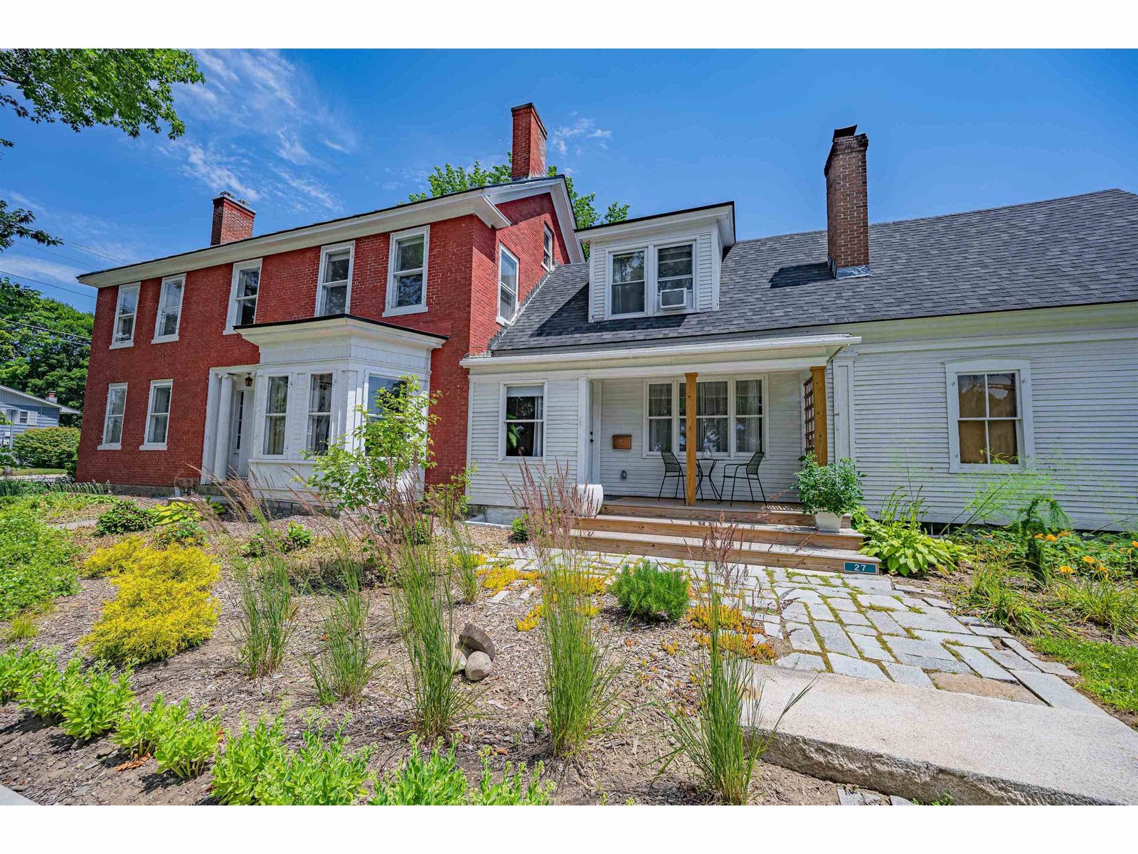 27 Camp Street