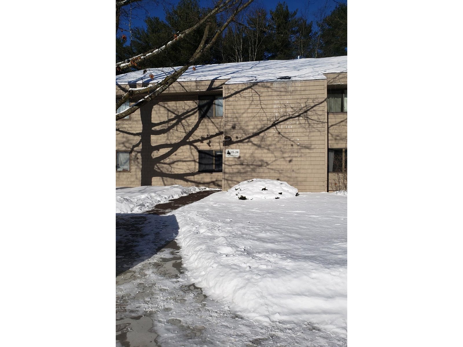 27 Hawthorne Circle