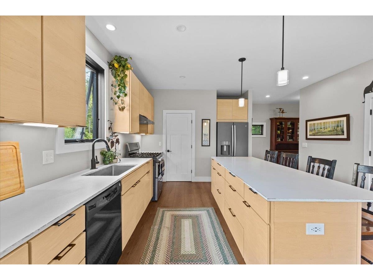 27 Hidden View Road