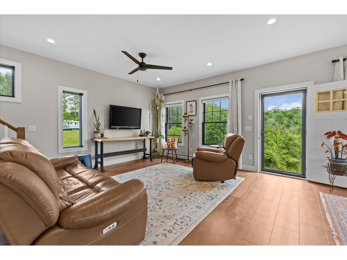 27 Hidden View Road