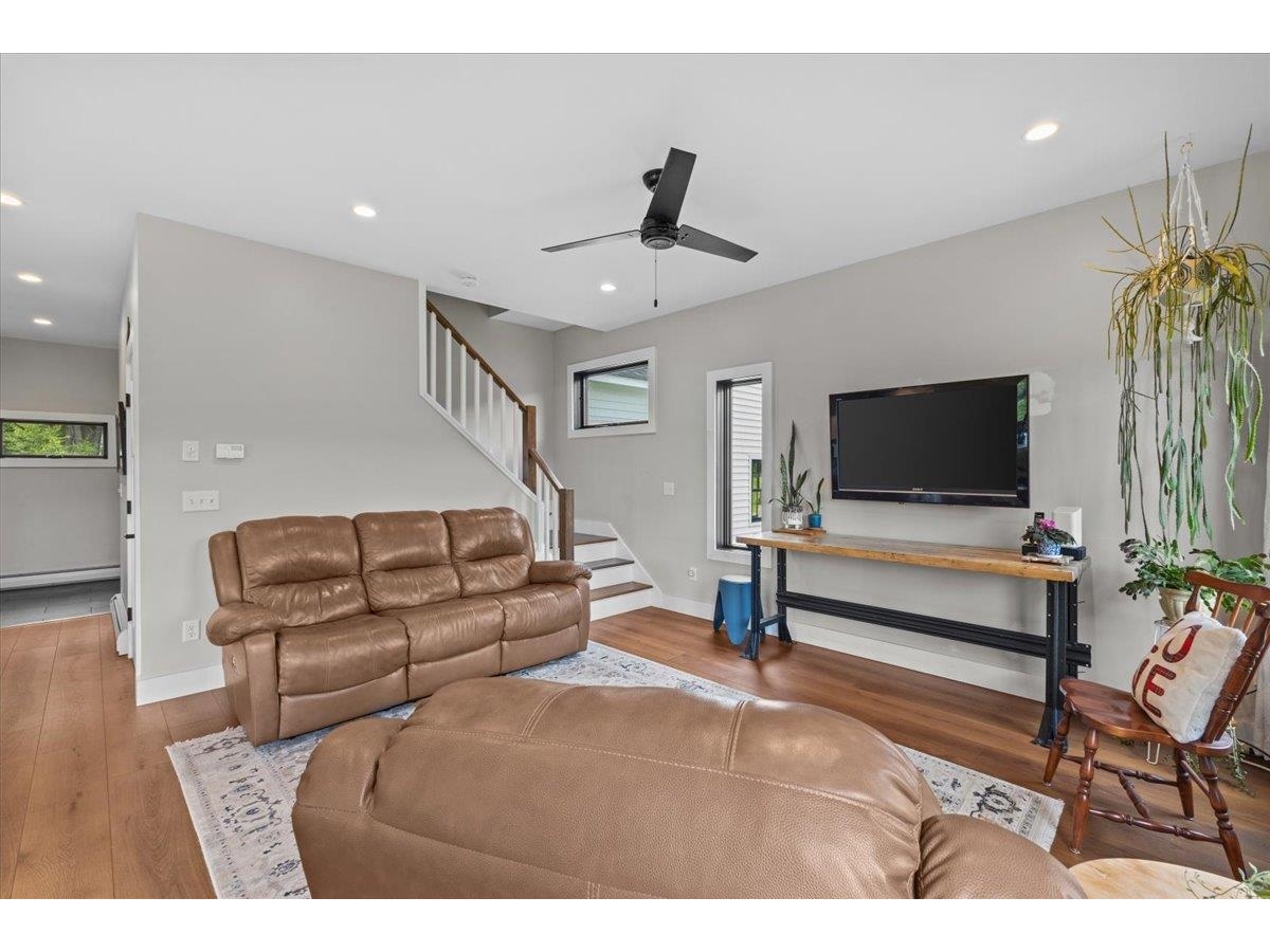 27 Hidden View Road