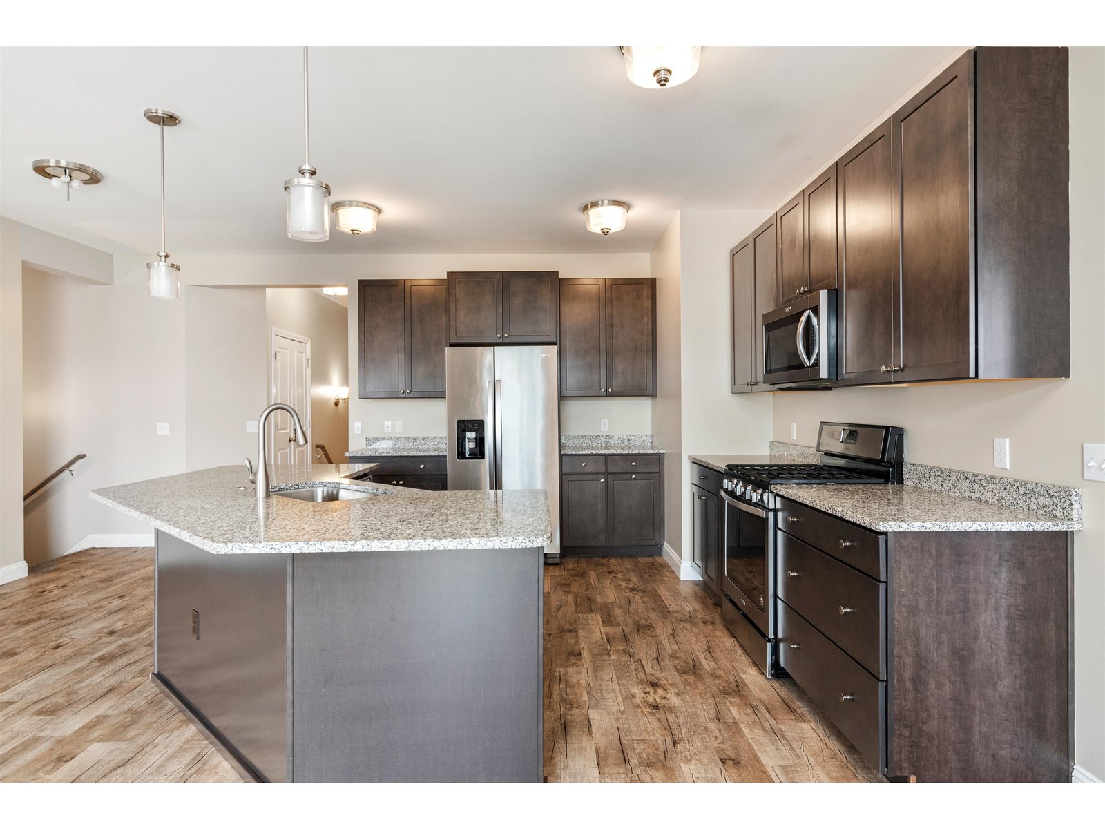 27 Kettlepond Lane, Unit 8