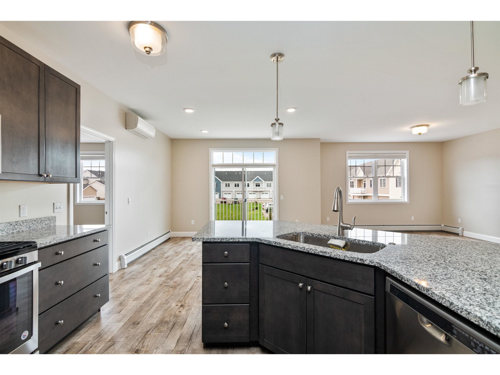 27 Kettlepond Lane, Unit 8