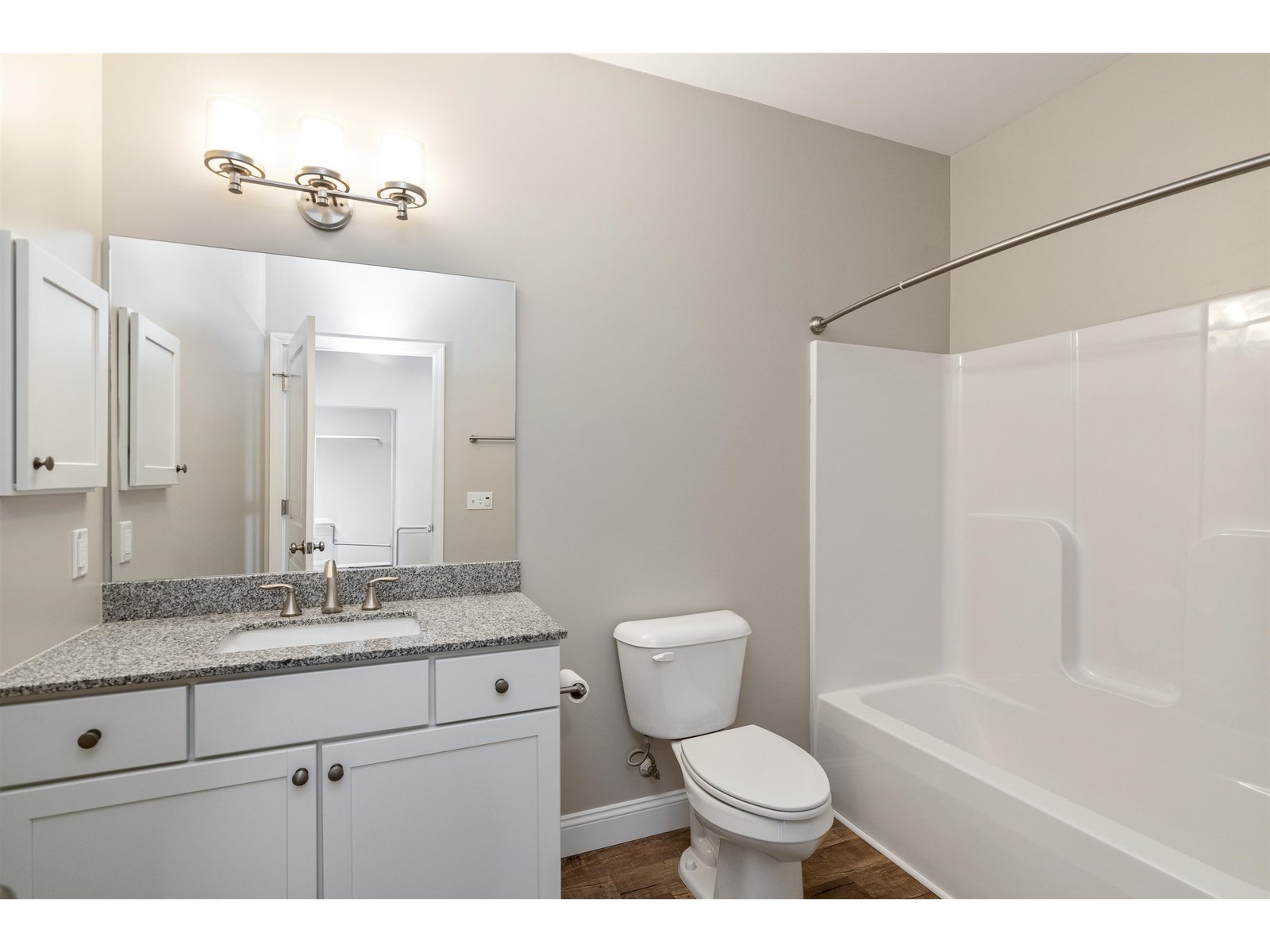 27 Kettlepond Lane, Unit 8