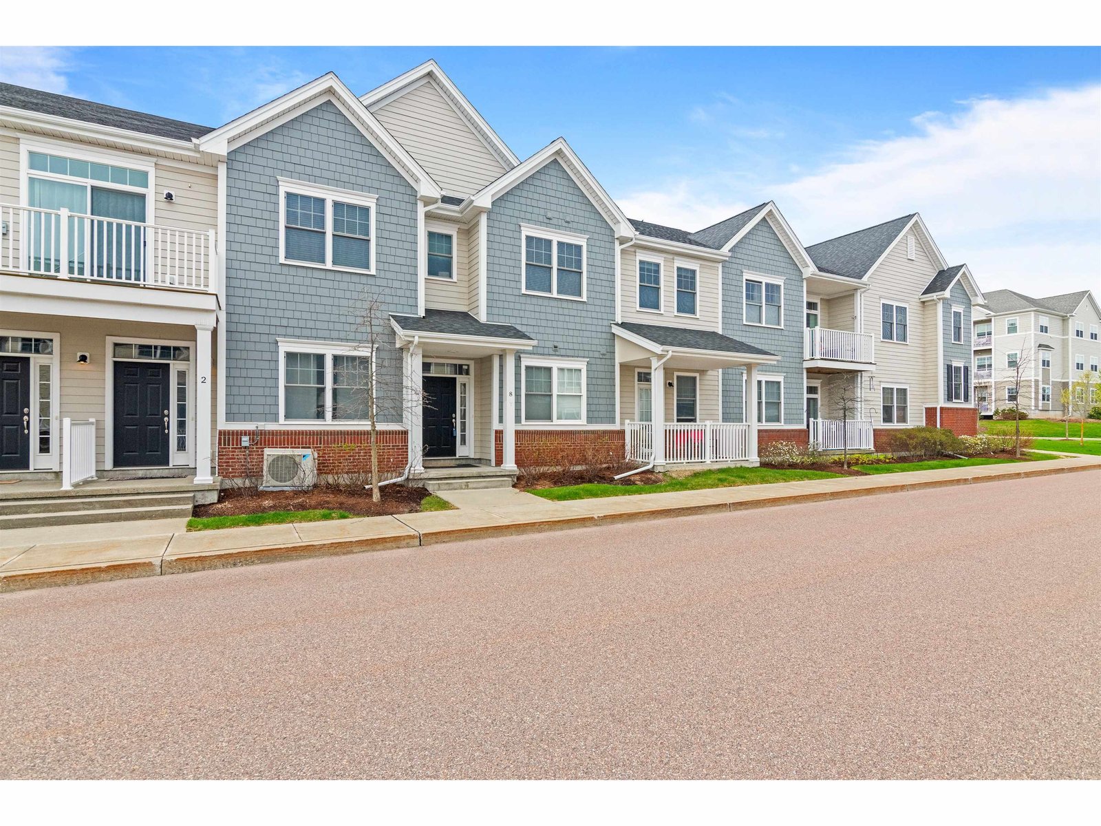 27 Kettlepond Lane, Unit 8