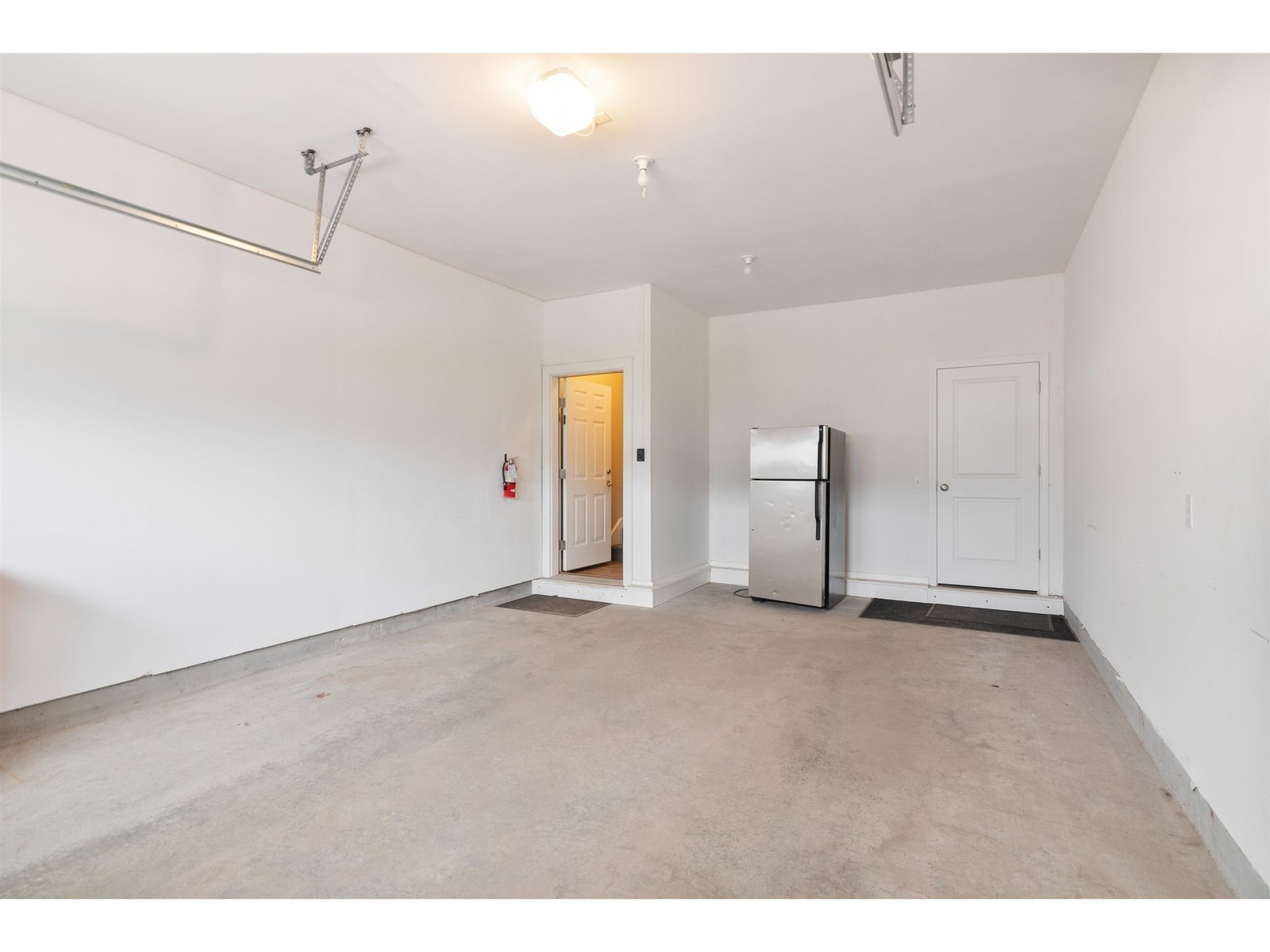 27 Kettlepond Lane, Unit 8