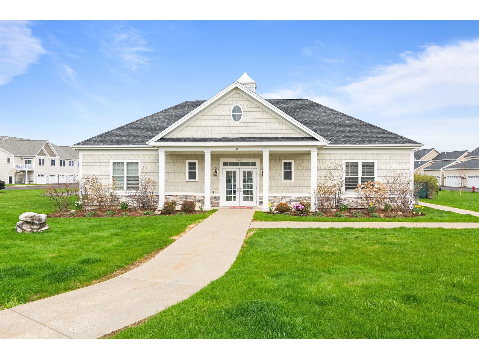 27 Kettlepond Lane, Unit 8