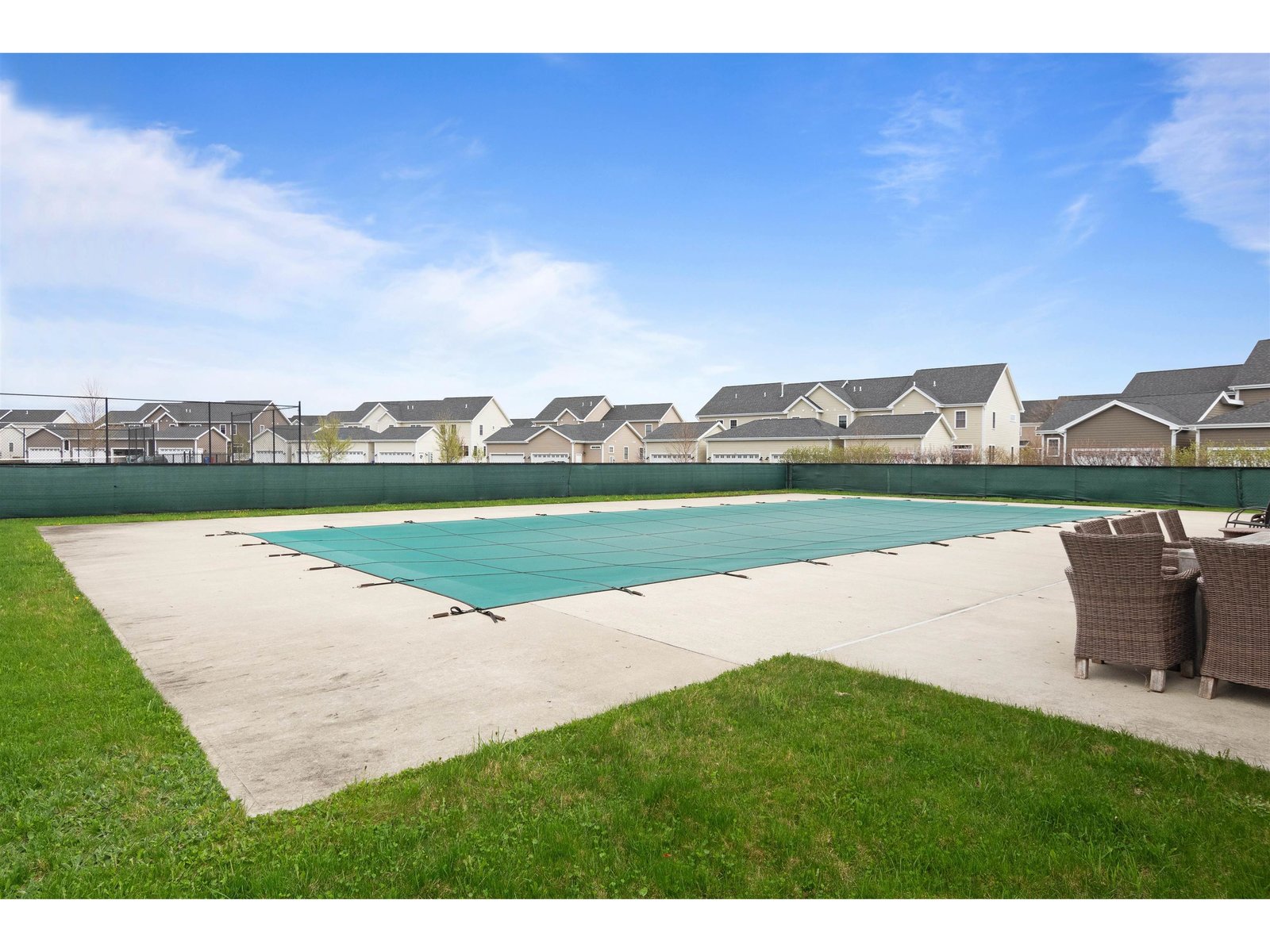27 Kettlepond Lane, Unit 8