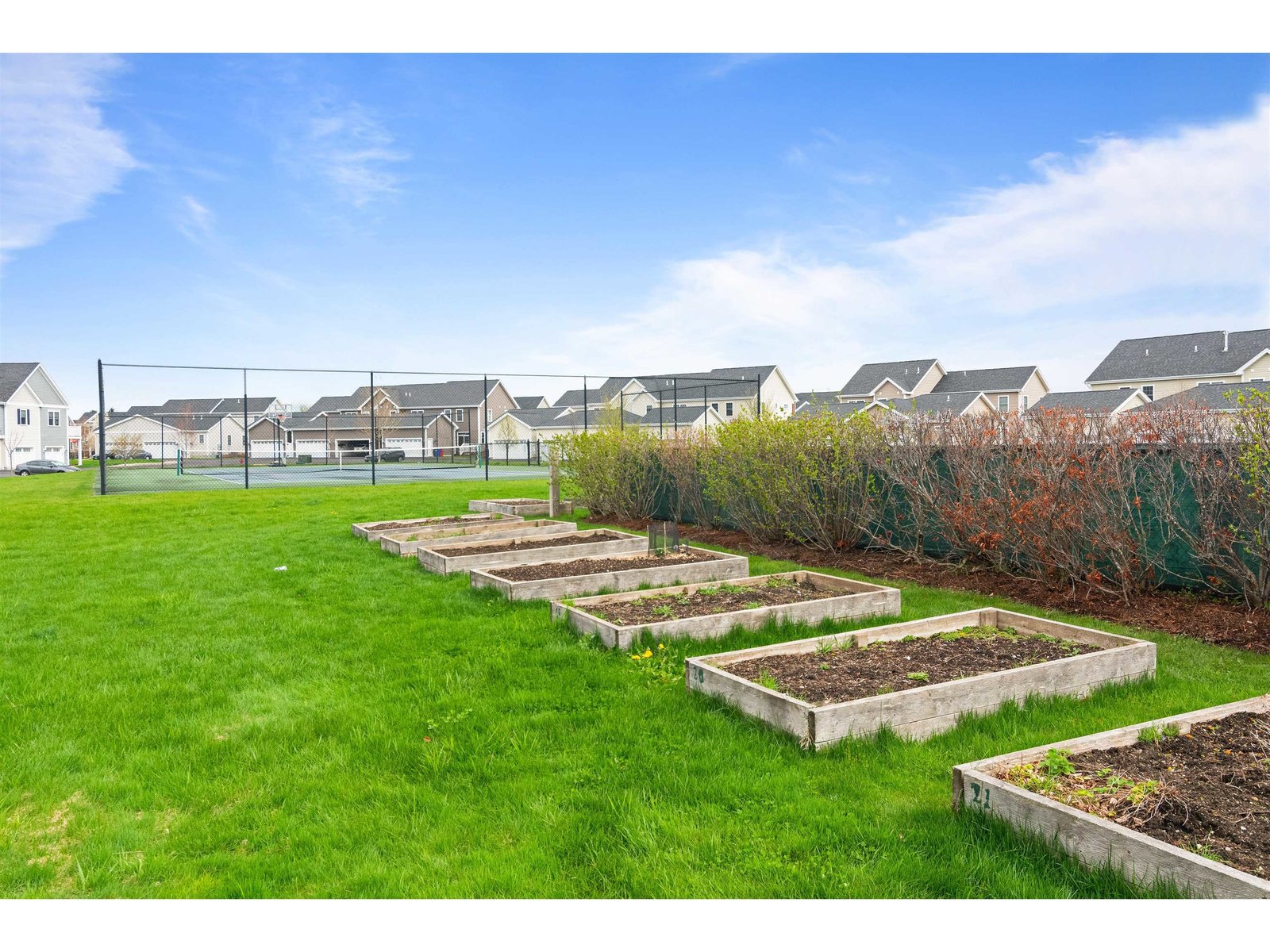 27 Kettlepond Lane, Unit 8