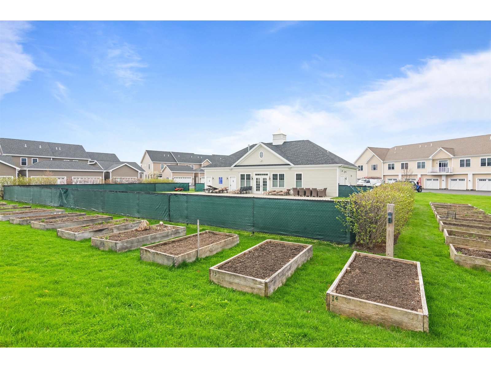 27 Kettlepond Lane, Unit 8