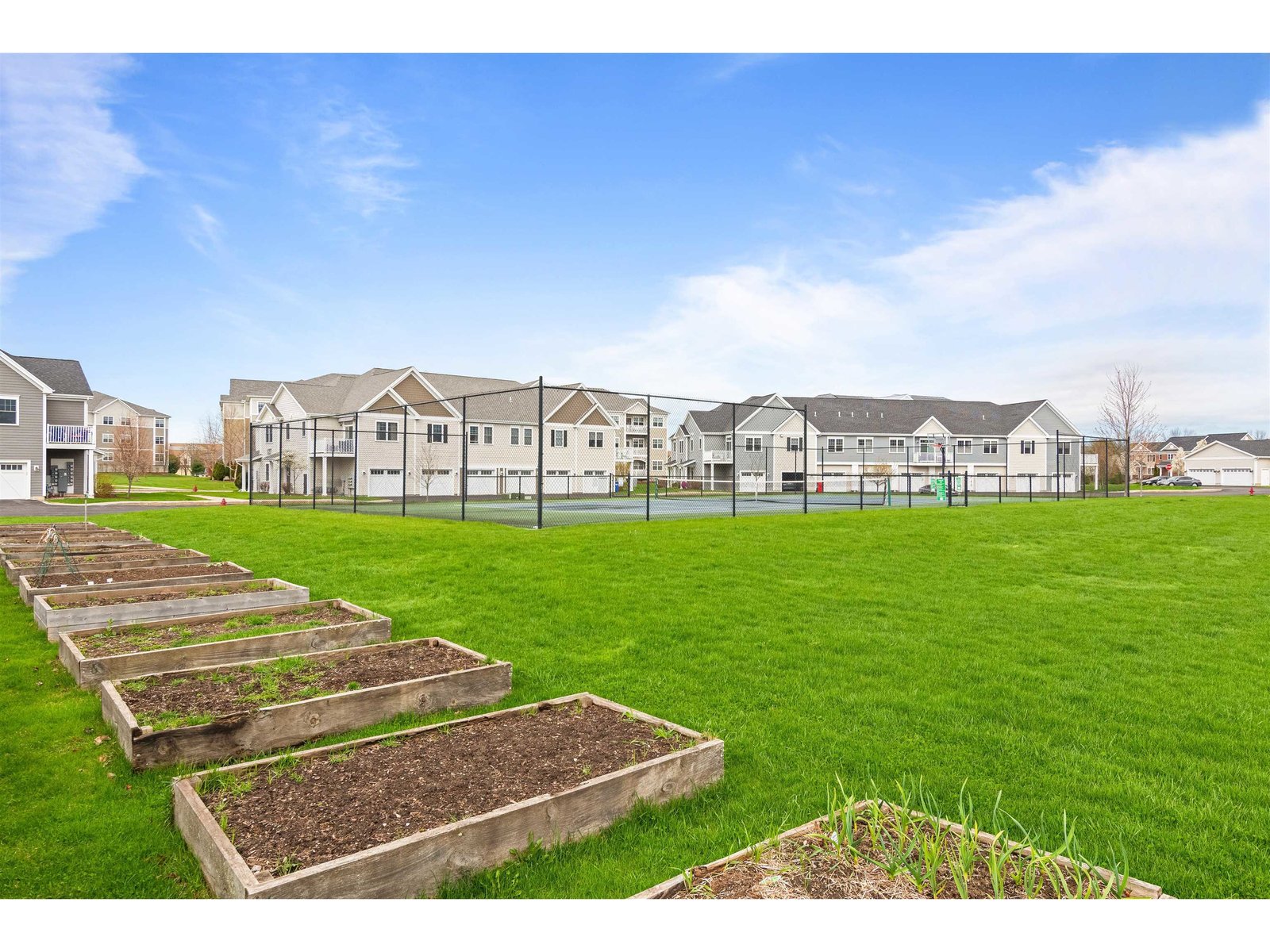 27 Kettlepond Lane, Unit 8