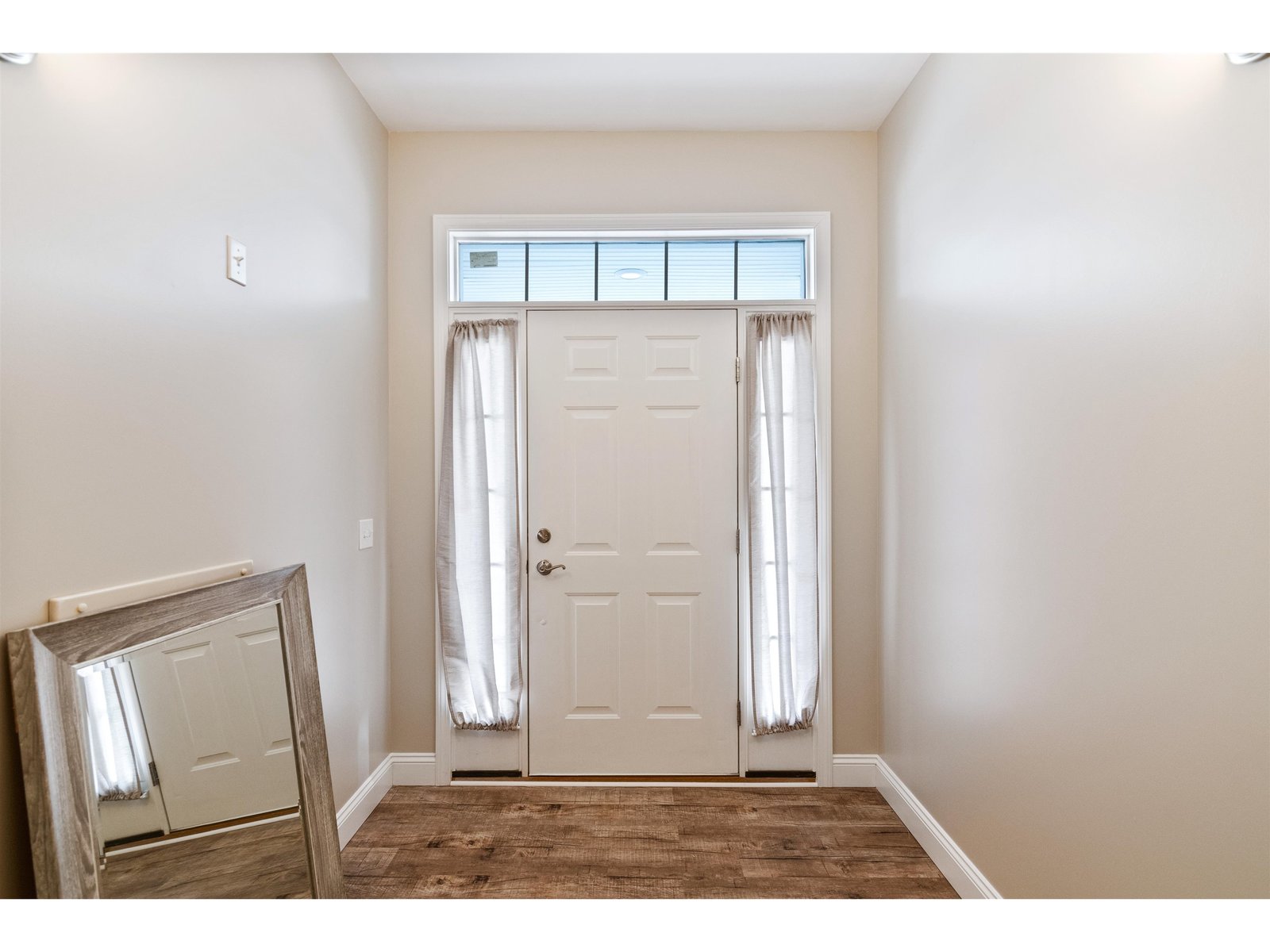 27 Kettlepond Lane, Unit 8