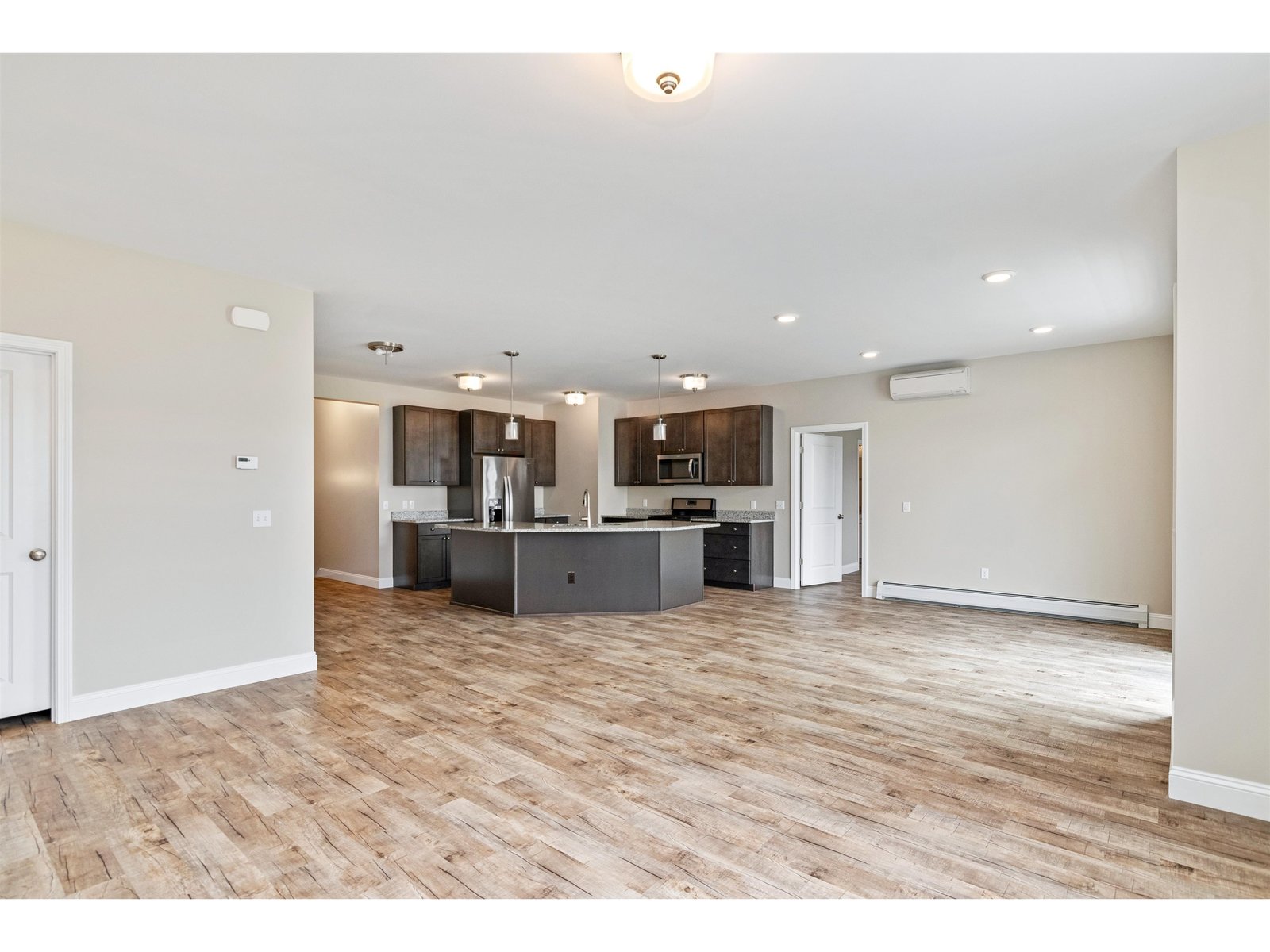 27 Kettlepond Lane, Unit 8