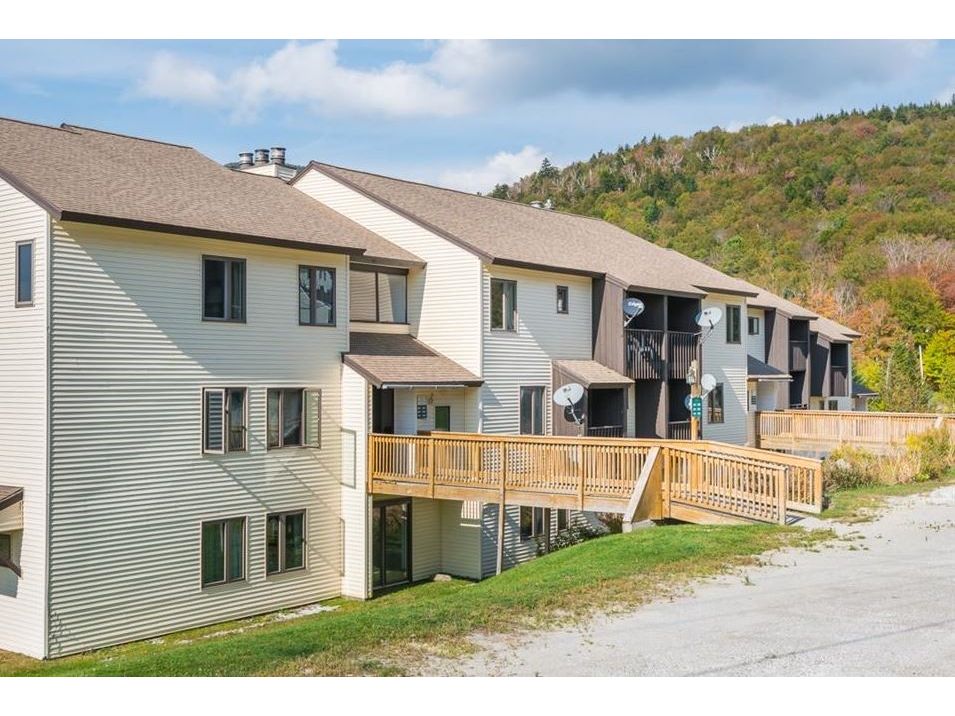 27 Nature Trail Road, Unit 205
