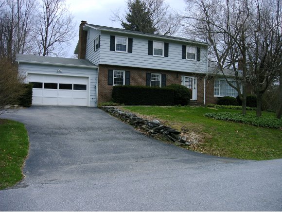 27 Pinehurst Ln