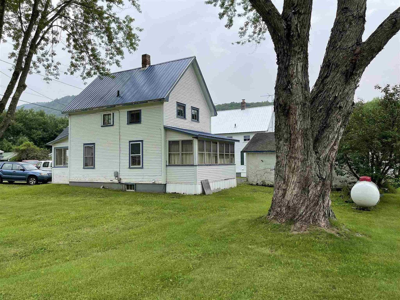27 Virgin Avenue