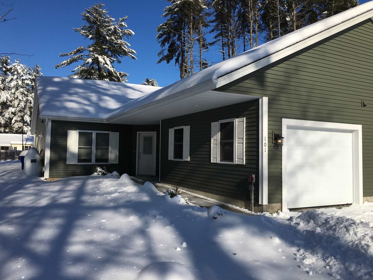 27 Willys Lane, Unit 101