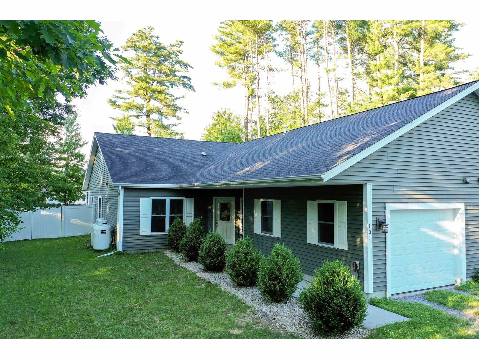 27 Willys Lane, Unit 101
