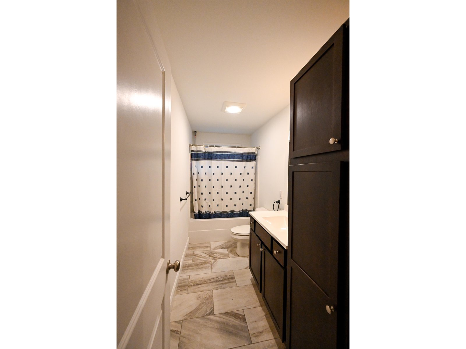 27 Willys Lane, Unit 101
