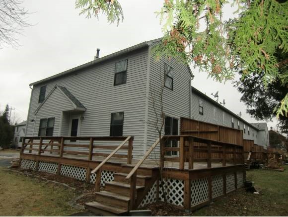 27 Woodbridge Lane, Unit 27