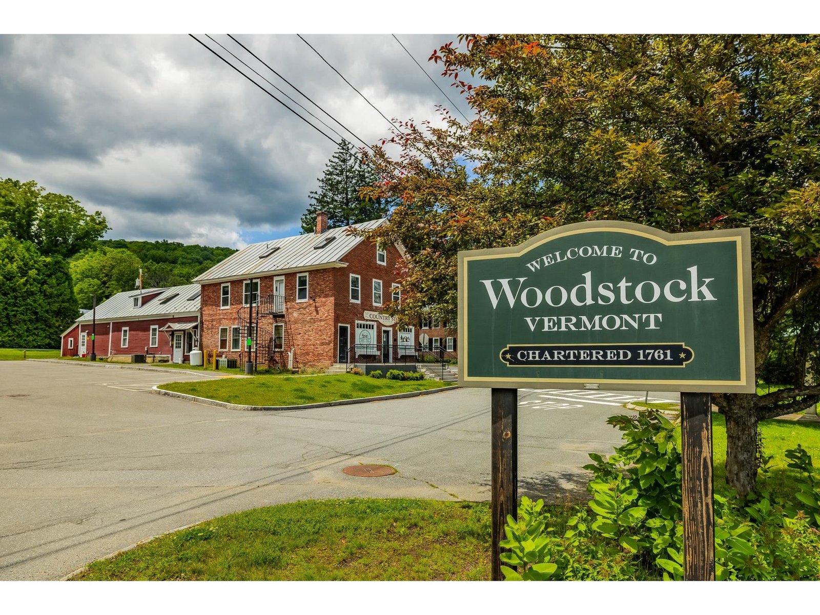 2706 East Woodstock Road