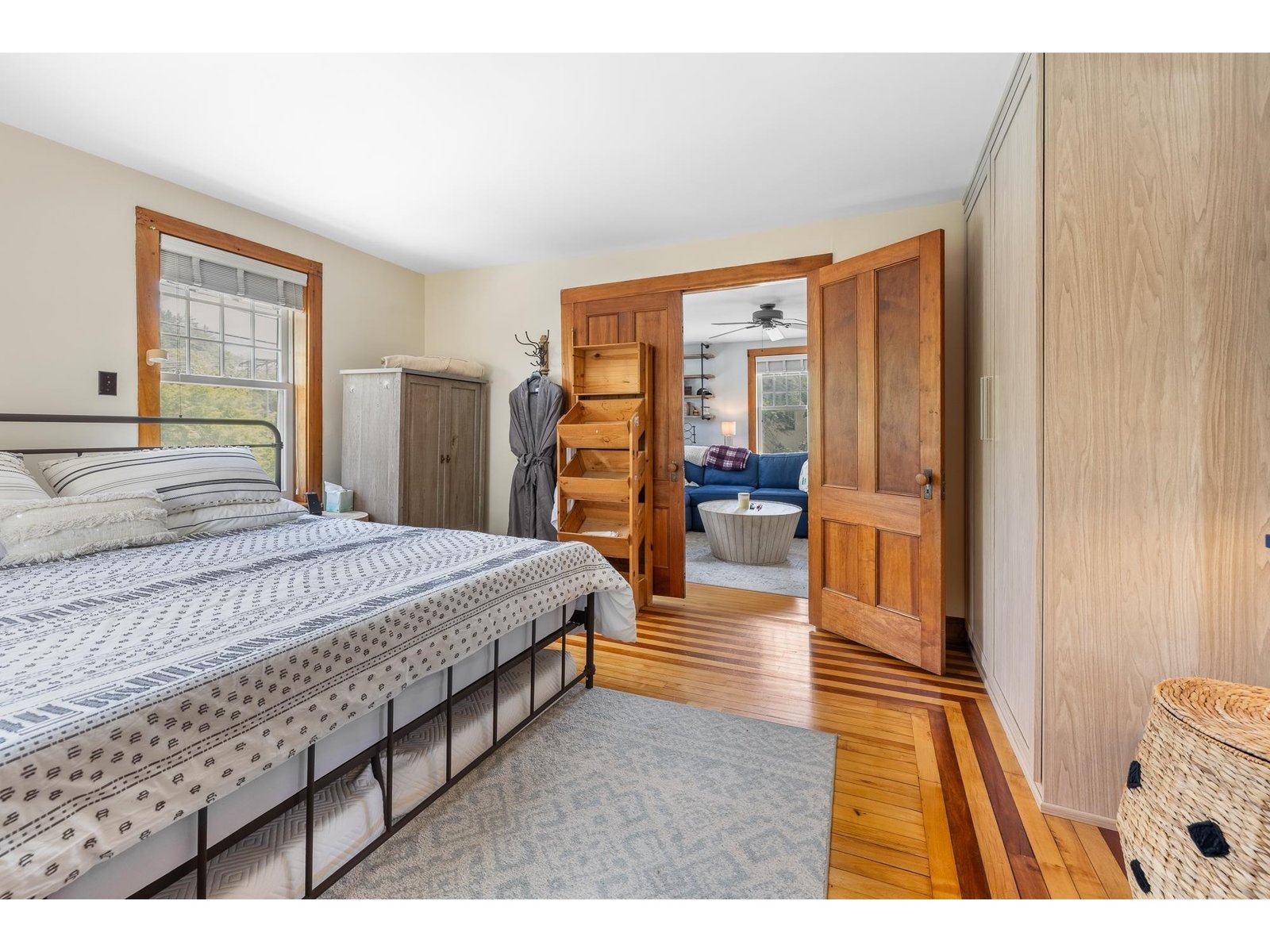 2706 East Woodstock Road