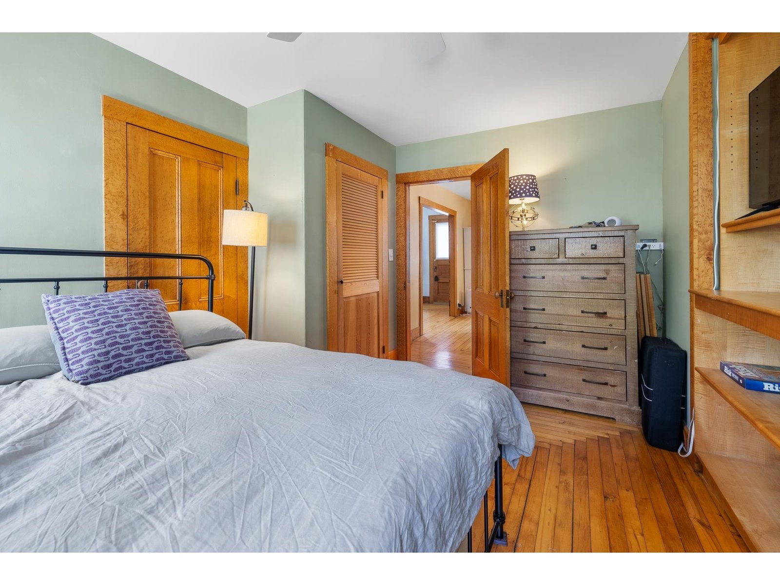 2706 East Woodstock Road