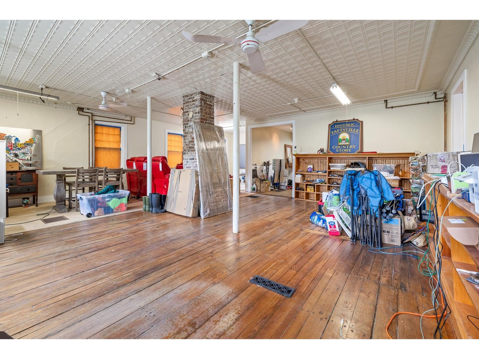 2706 East Woodstock Road