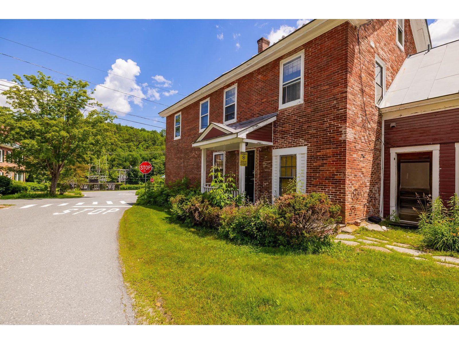 2706 East Woodstock Road