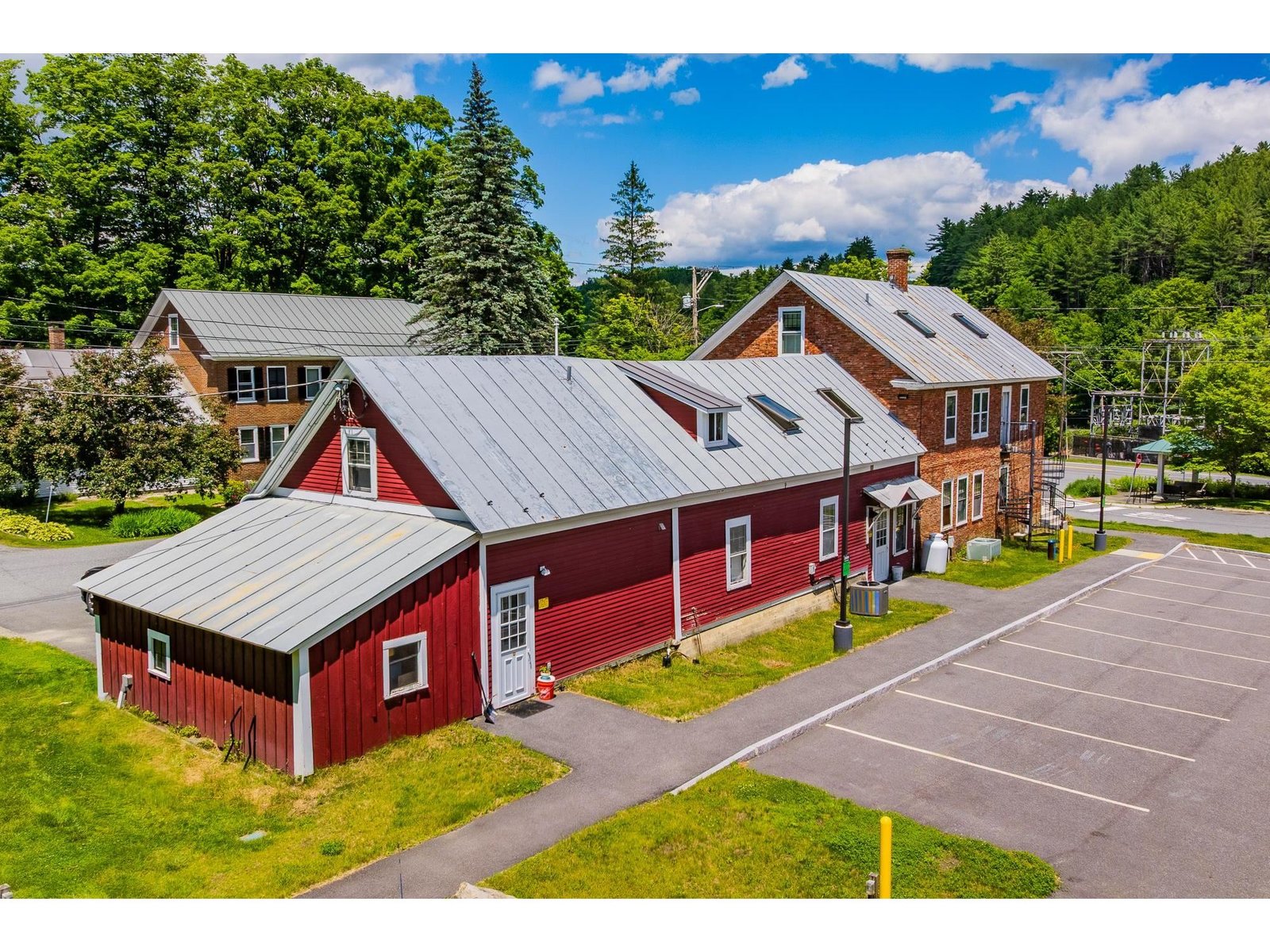 2706 East Woodstock Road