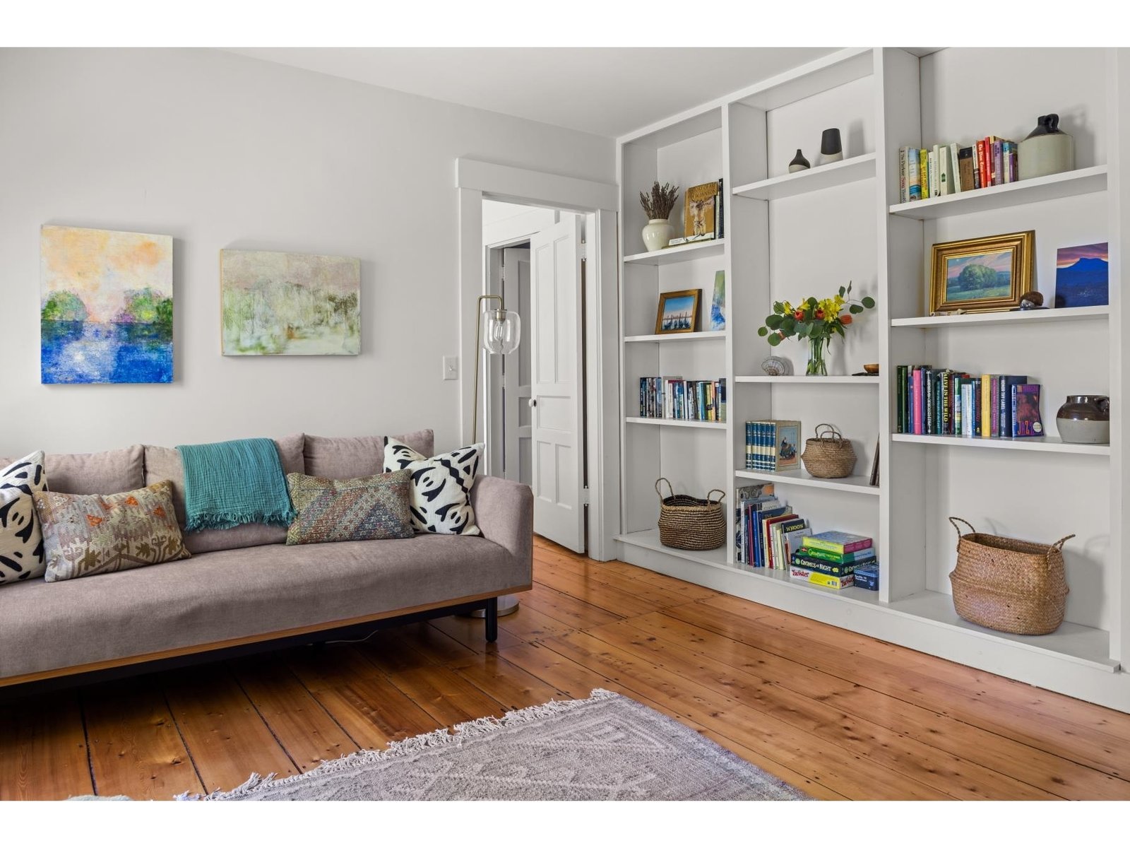 Plenty of room for your treasures to shine
