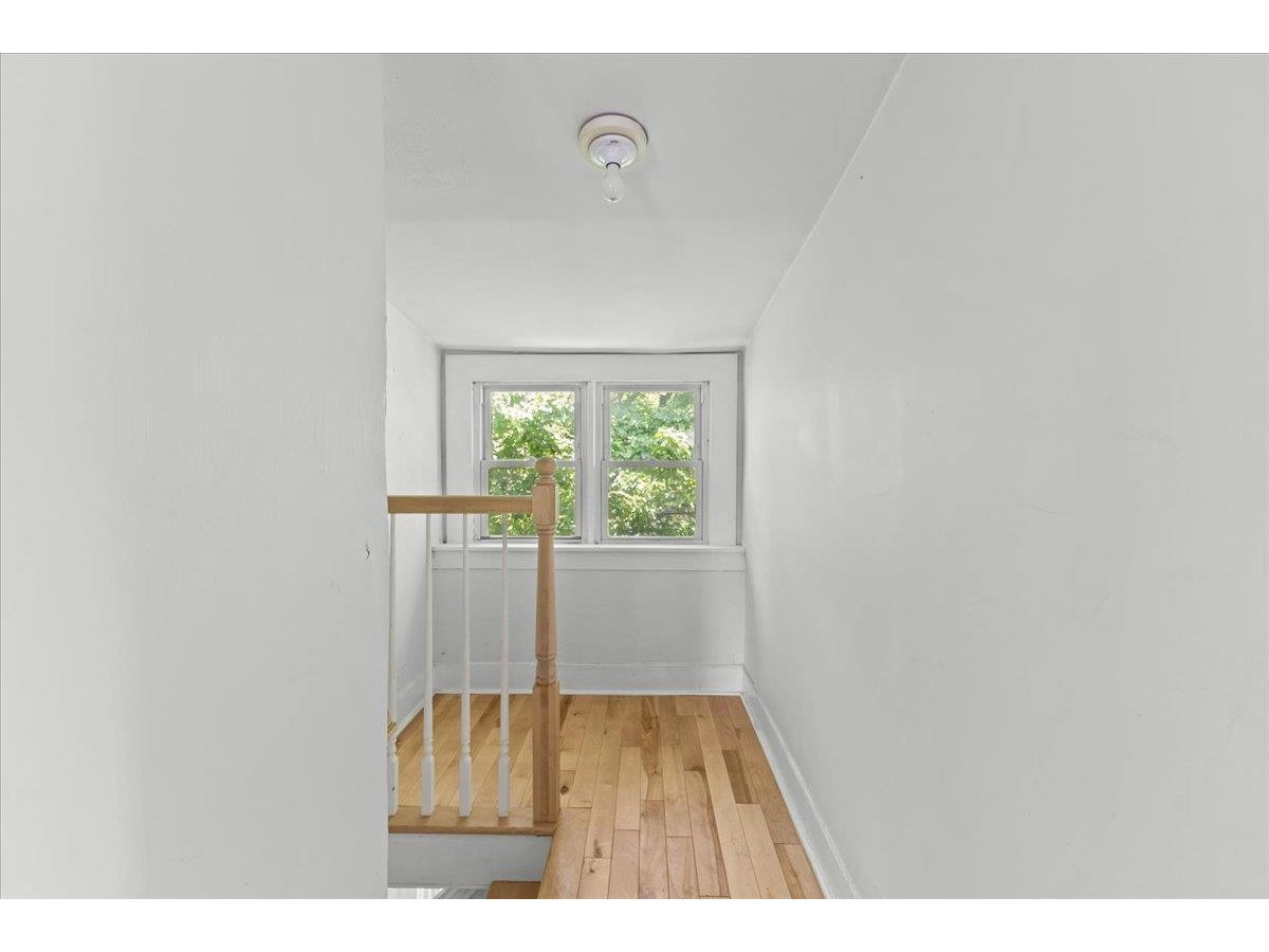 Third floor landing Apt 2