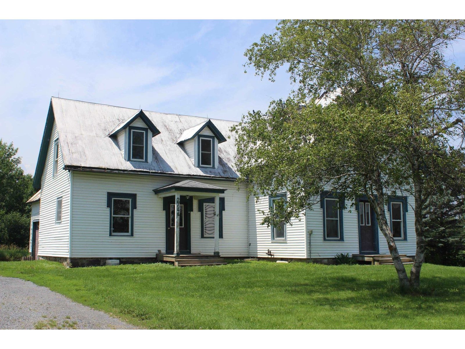 2744 Jersey Street South, Addison