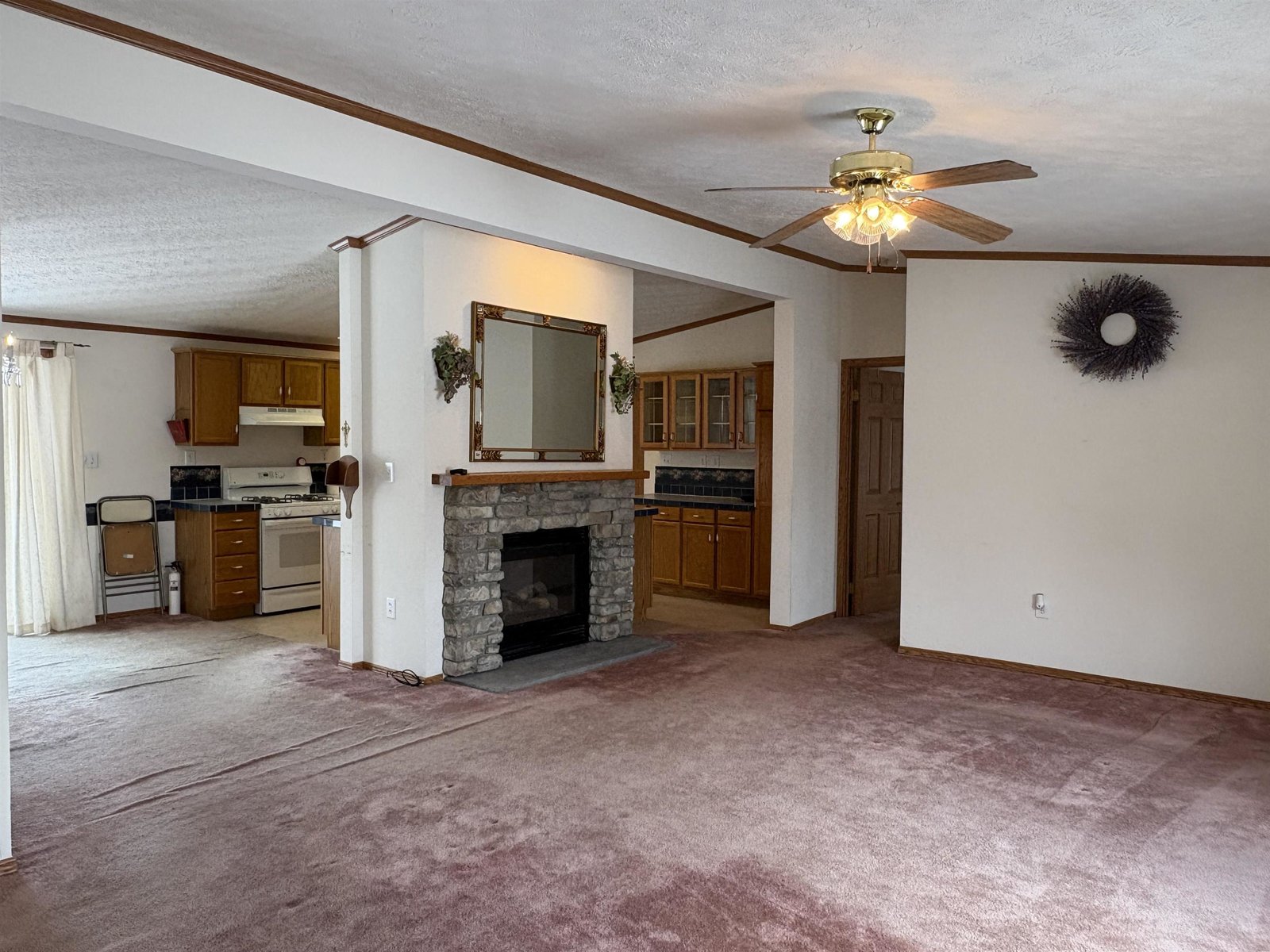 2760 Lakeview Drive
