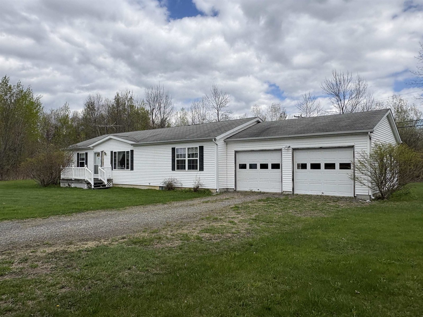2760 Lakeview Drive