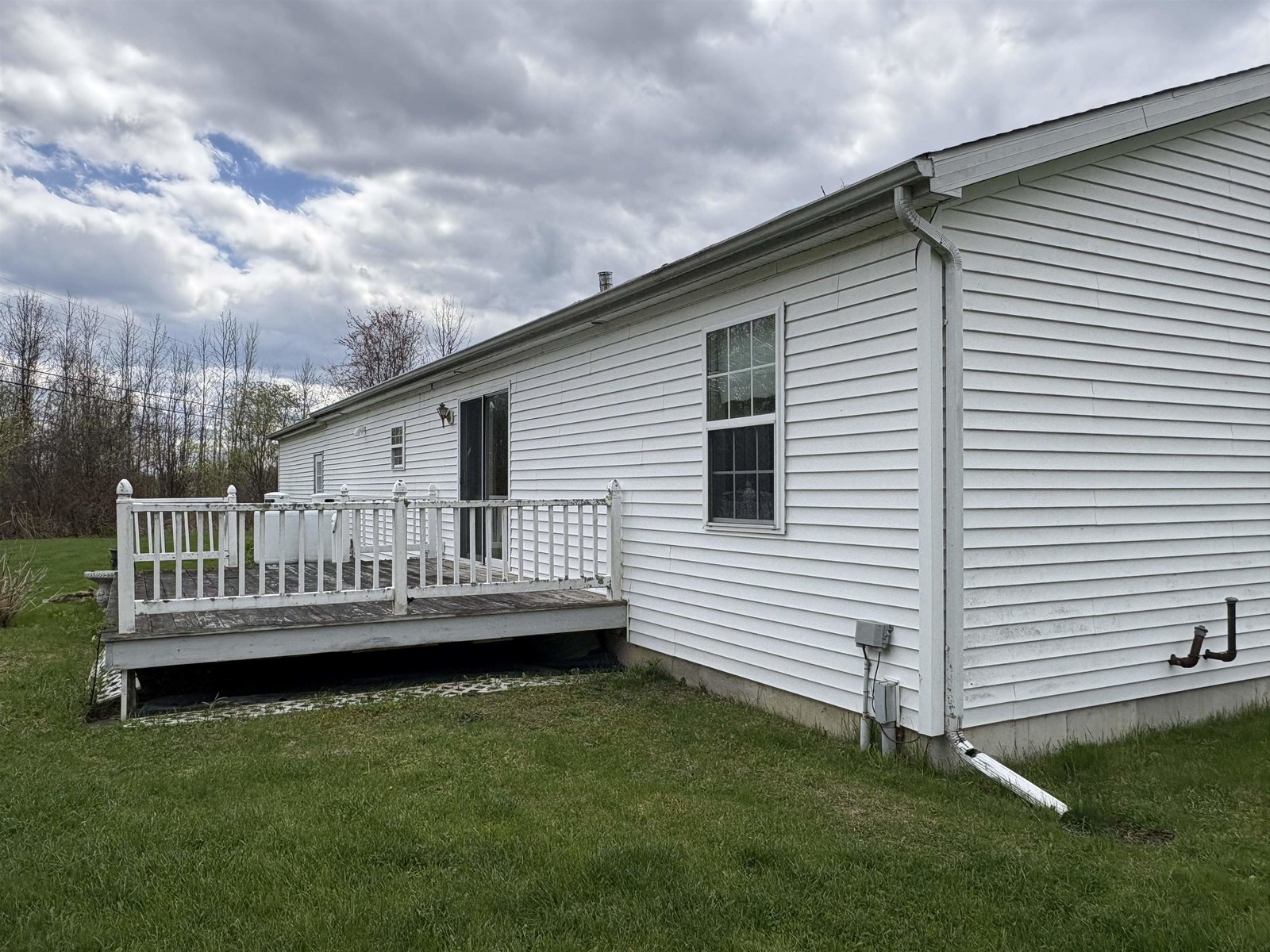 2760 Lakeview Drive