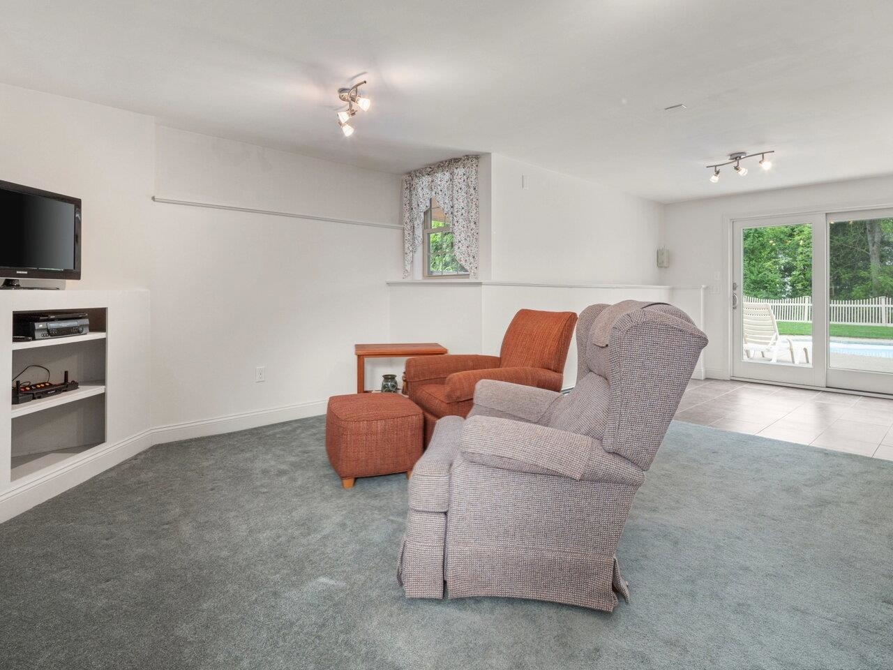 278 South Cove Road
