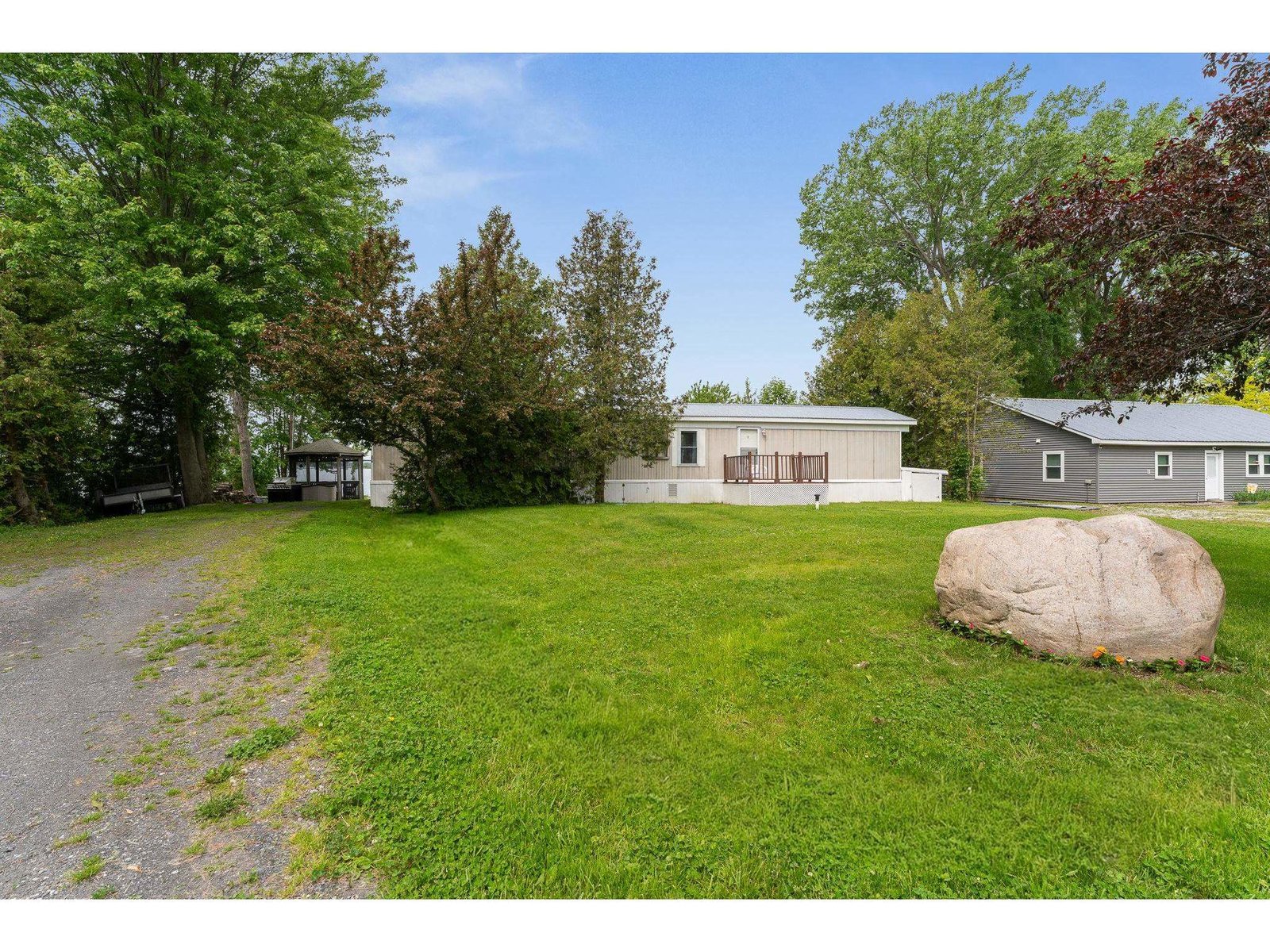 279 Hunter North Road
