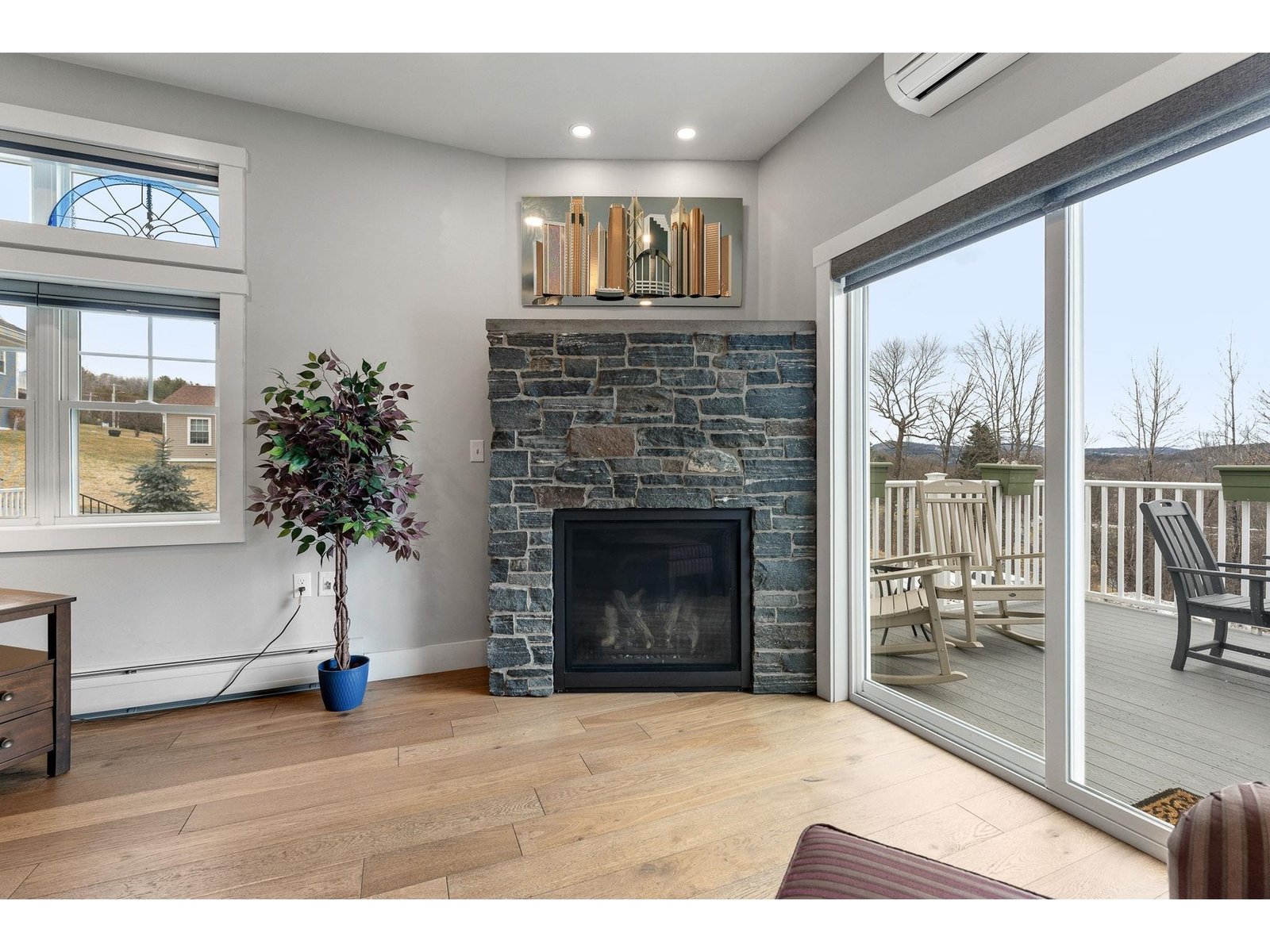 28 Alex Drive