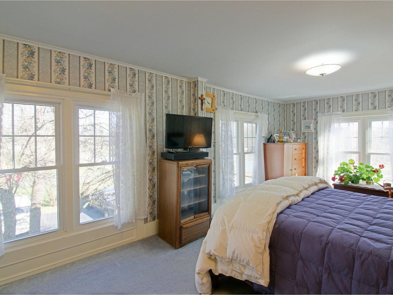 Sunny Primary Suite