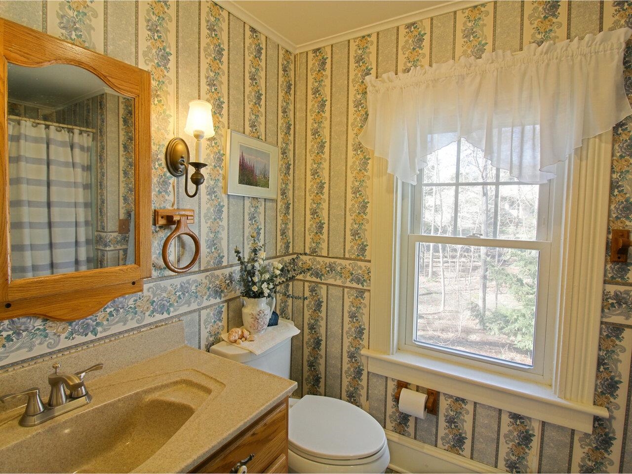 Full Guest Bath