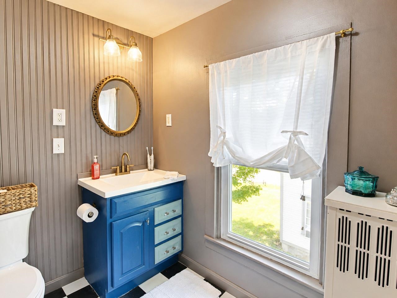 Bath off bedroom