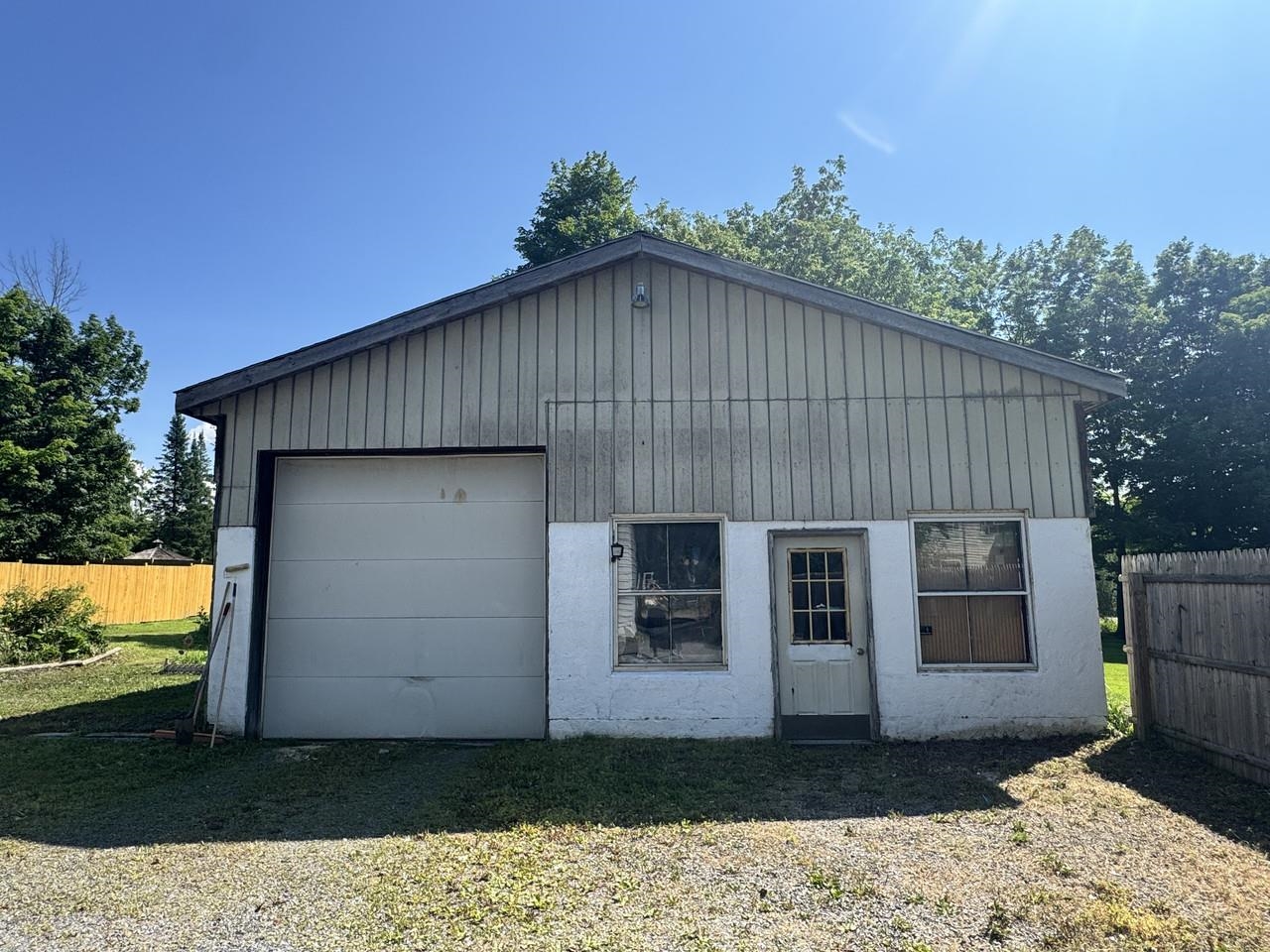 Oversized garage