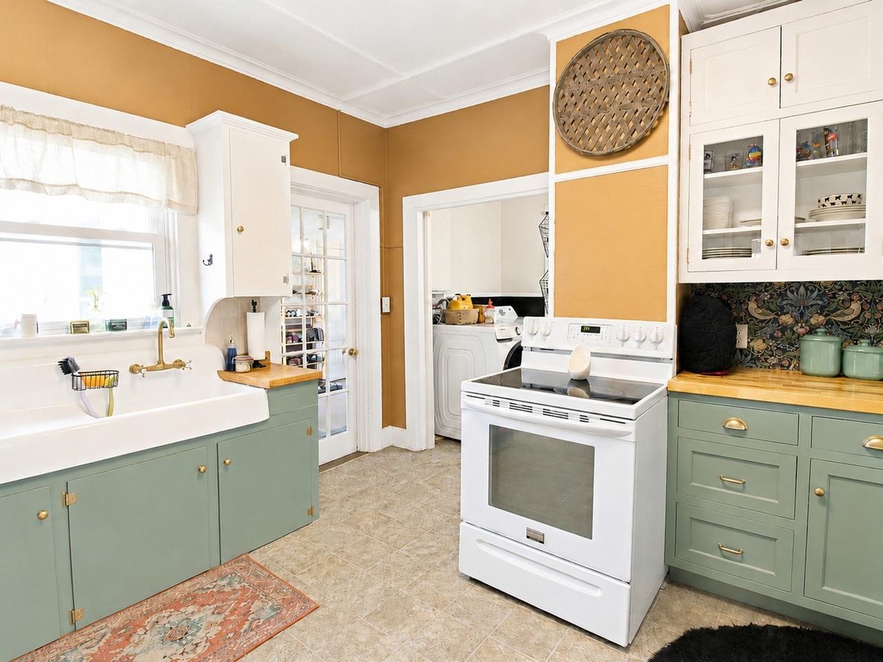 Spacious kitchen