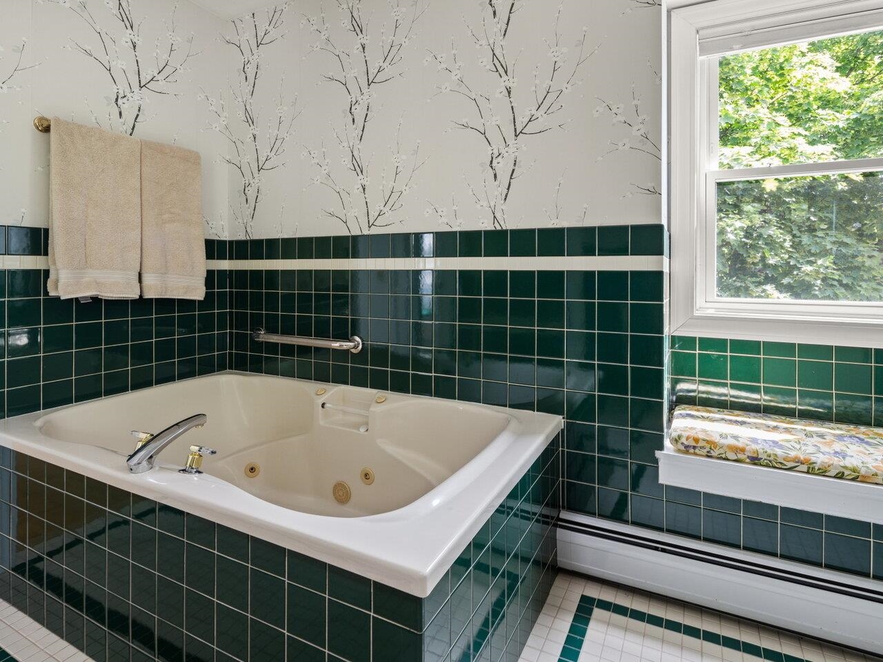 Beautifully Updated Guest Bath